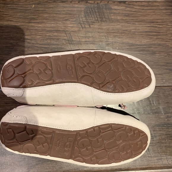 UGG moccasin slippers - Picture 3 of 5